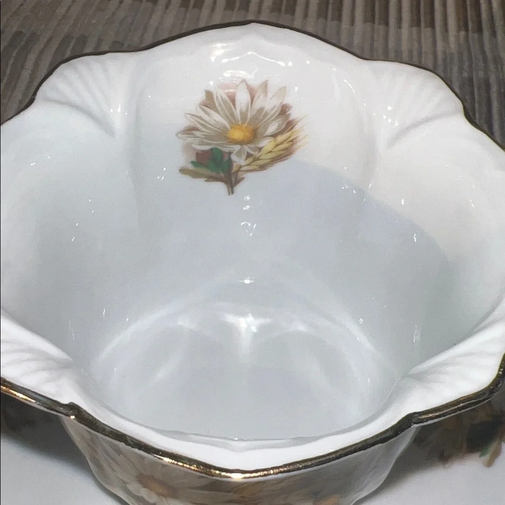 Fielder Keepsakes Fine Porcelain‎ Cup & Saucer Set – Daisies & Wheat
